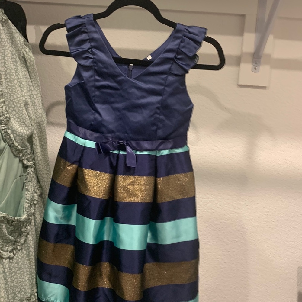Girl dress size 7